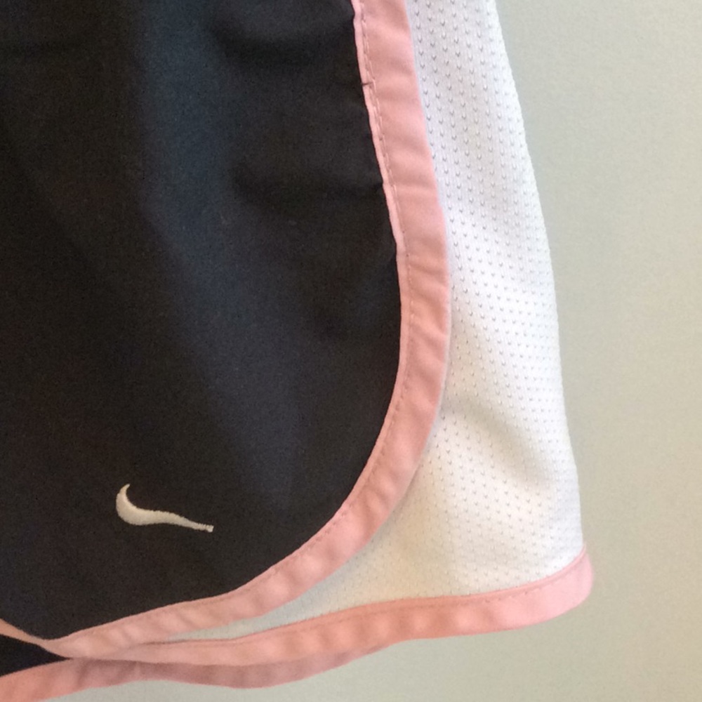 Nike shorts - Picture 3 of 5